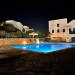 Iliopetra 3* Chrisi Akti (Paros)