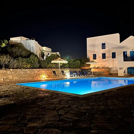 Iliopetra 3* Chrisi Akti (Paros)