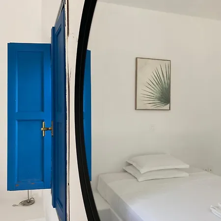 Iliopetra Chrisi Akti (Paros)