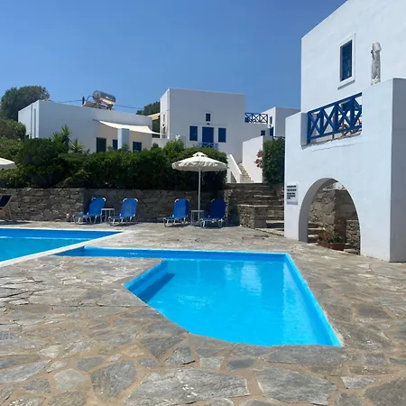 Iliopetra Chrisi Akti (Paros)