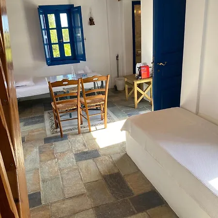 Iliopetra Chrisi Akti (Paros)