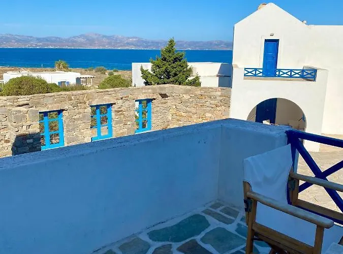 Iliopetra מלון דירות 3*