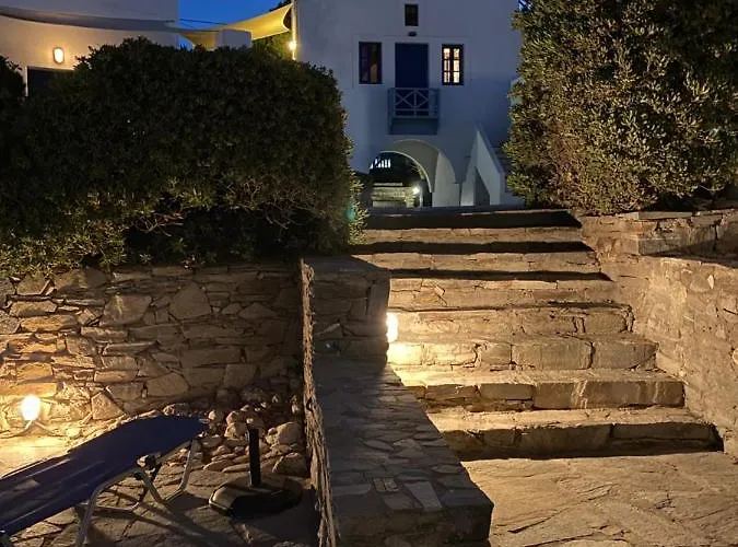 Iliopetra מלון דירות 3*