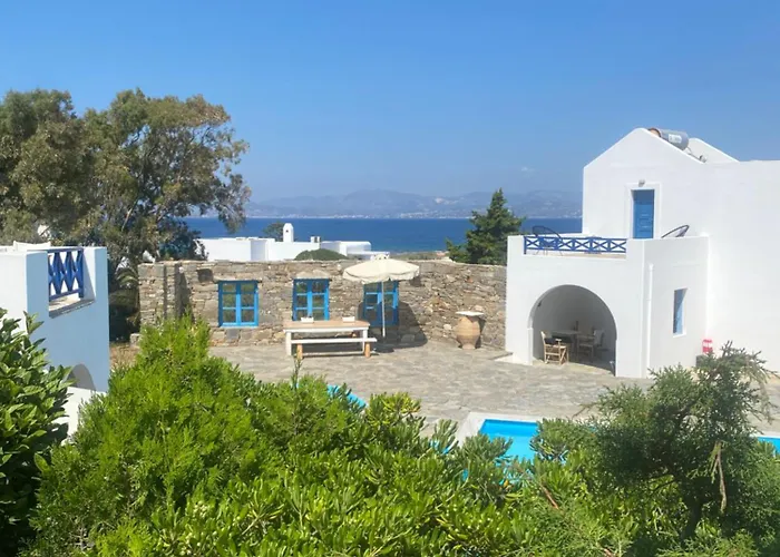 Iliopetra מלון דירות 3*