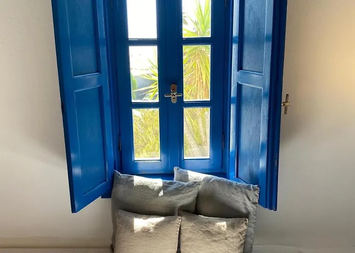 Iliopetra מלון דירות 3*